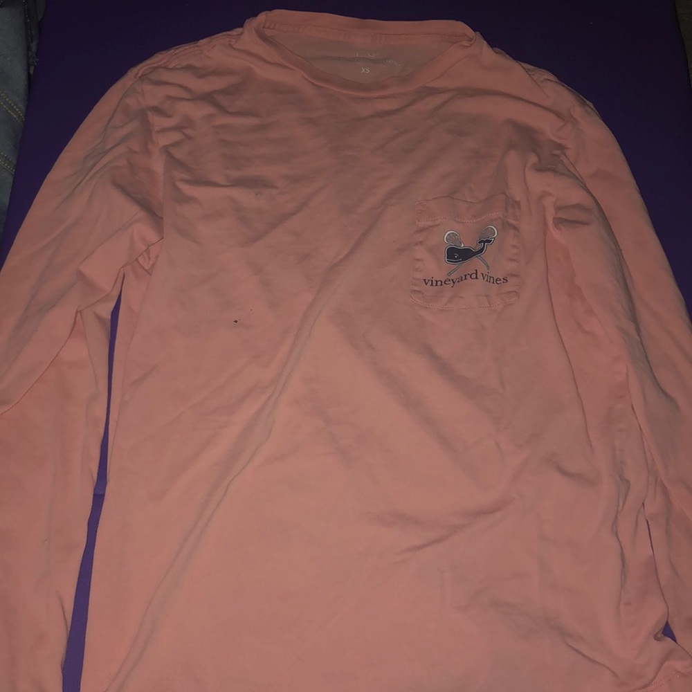 Salmon pink vineyard vines shirt